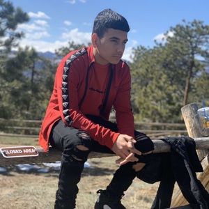 Meet your Posher, Cesar